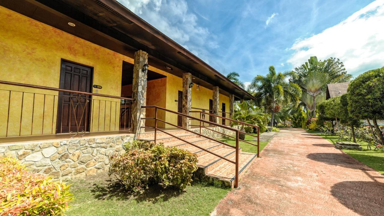 Flushing Meadows Resorts & Playground Panglao Exterior foto